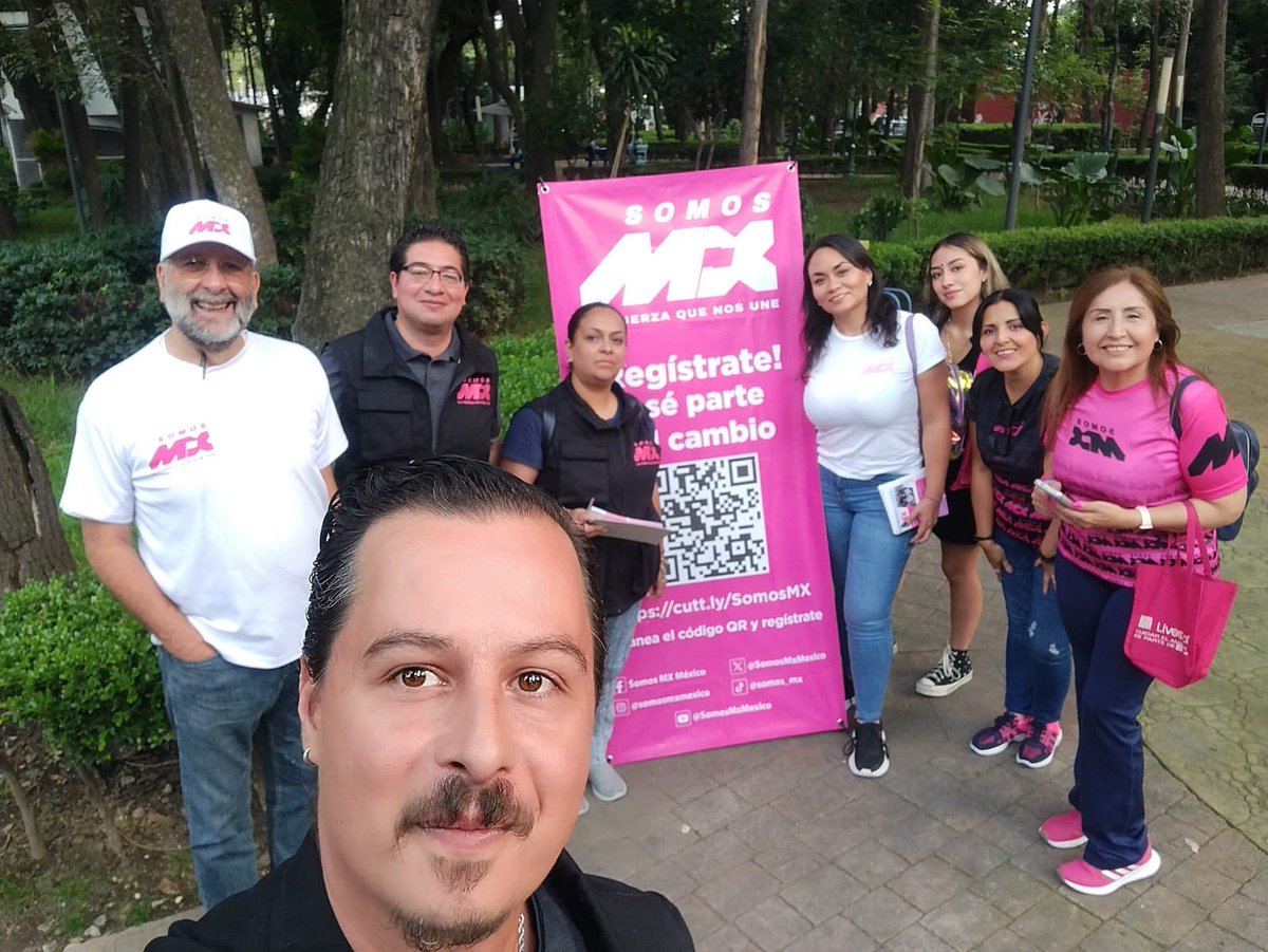 SomosMxMexico's tweet image. 👚En la @AlcaldiaMHmx pintamos de rosa el Parque Lincoln. ¡Seguimos trabajando en equipo para que nadie se quede fuera! #SomosCDMX #AfiliatónNacional