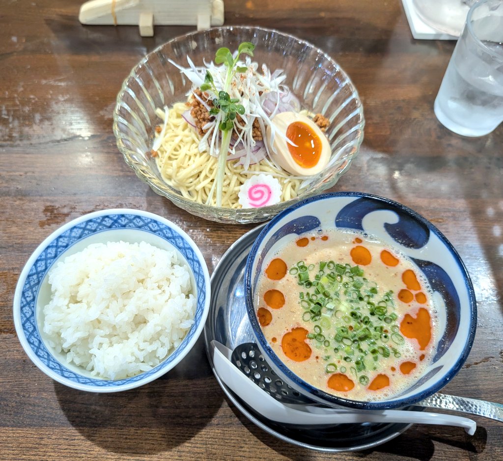 六八さん
「冷たいスープのつけ担々麺」
「ライス」

六八さんの冷たい担々麺って旨いよね