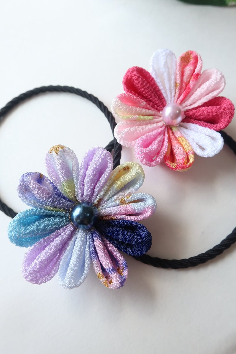 楽しかったです、ありがとうございます！

お土産に材料を貰えるので、家でも作りました♬
赤い方がイベントで作った先生の手直しありで、青い方が家で1人で作ったもの
手直しありの方がもちろん綺麗だけど、可愛く作れて満足です