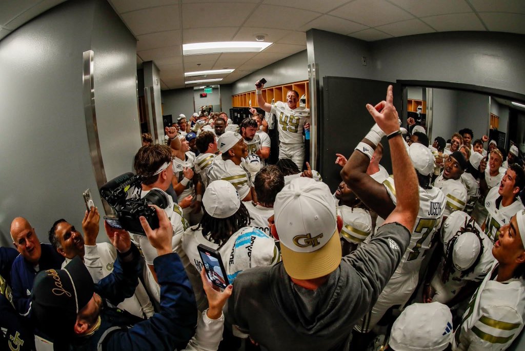 Next weekend ⬇️

CLEMSON. WHITEOUT. FLO RIDA COMIN TO TOWN. NOON KICKOFF. 🤗🤗

BUY A TICKET AND FILL BDS WITH WHITE AND GOLD!!!!! 💛 

BUT MAINLY WHITE BECAUSE IT WILL BE A WHITEOUT!!!! 🤍

Oh and… BEAT THE TIGERS!!!!🐝🐝