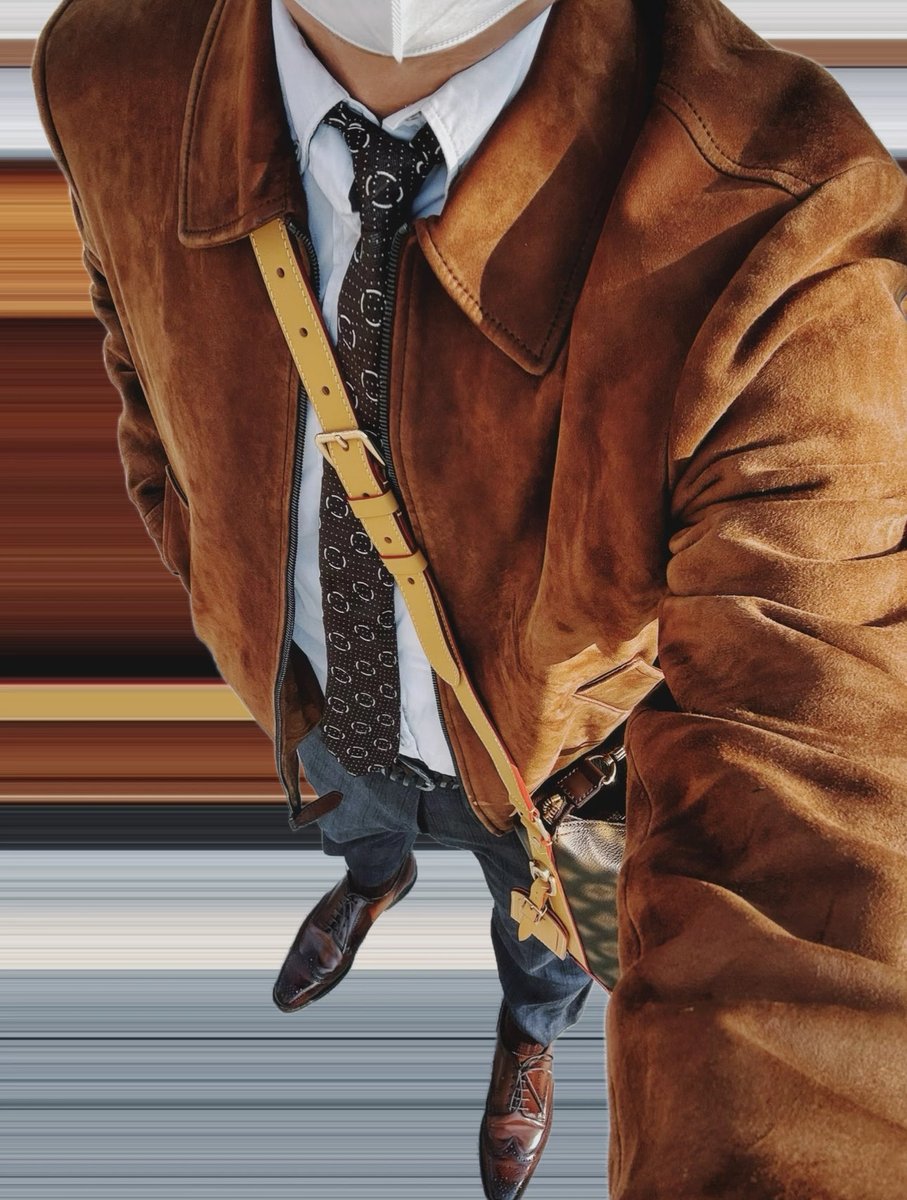 云天收夏色，木叶动秋声。