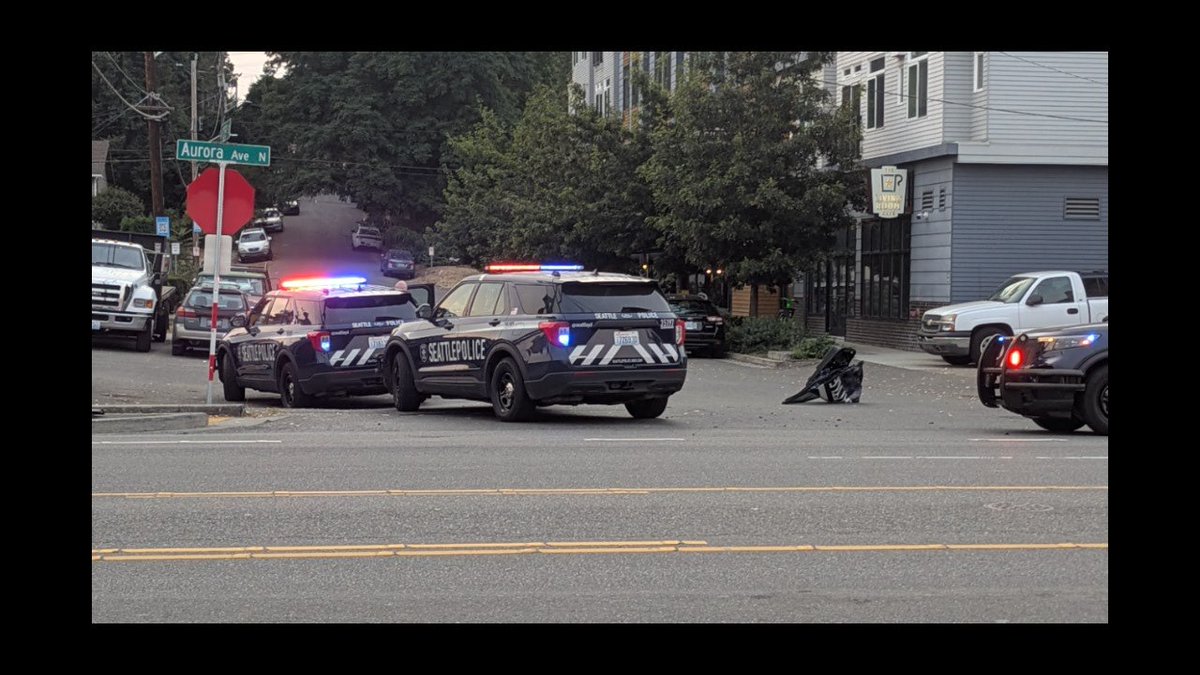 CryptoBlckParty's tweet photo. Around 7:11PM @SeattlePD Unit was involved in a single car crash that tore off the rear passenger door from the squad car. 💥🚓
Access to North 109th at Aurora Avenue North Washington Highway 99 was closed for about 45 minutes until towed away.
No Injuries
#Seattle #SeattlePD https://t.co/7Z1YPwl3ae