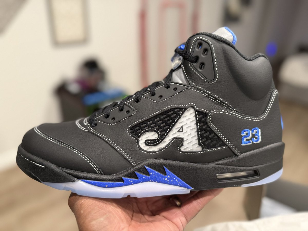 Victory is mine!!! #mailcall <a href="/SnkrsStock/">SNKRS STOCK</a>