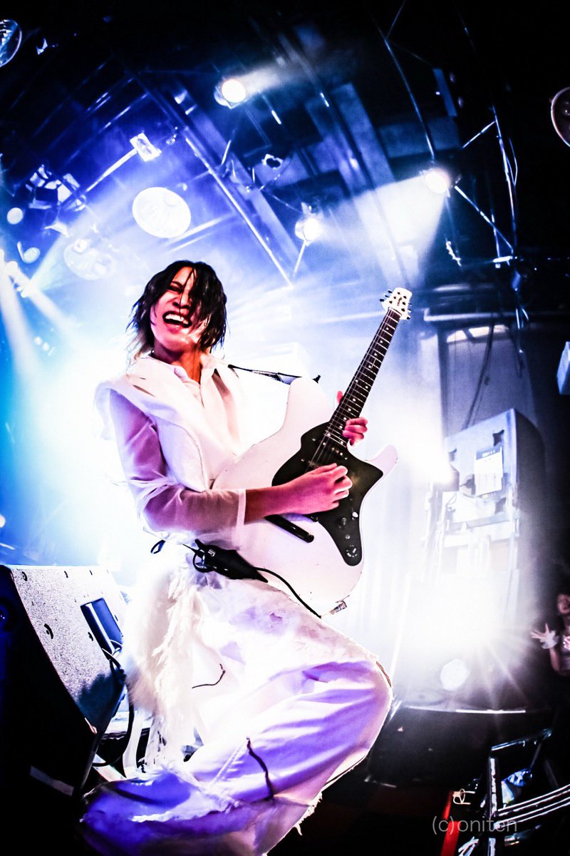 nowing_oniten's tweet photo. 【LIVE写真】
コドモドラゴン 2025.8.24
これぞま〜さ〜にLIVE‼️これぞ最高のリアルタイム‼️ほんま圧倒的な熱量でメンバーもコドラもエグかったよね🤩今日めでたく600回���のワンマンやけど続けてくれてめっちゃありがとうでしかない🙏🏻 大阪から気合い送るどぉ✊🏻 https://t.co/M8OuMfSIDX