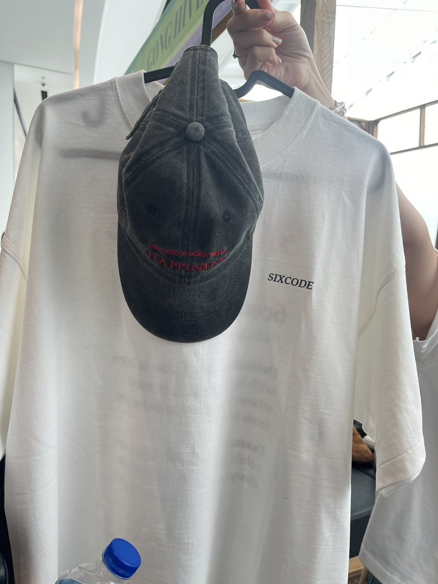 isixx_xx's tweet image. เซ็ทนี้แหละโคตรจะเริ่ดดดดด 👕🧢 

#sixcode #แม็กกี้บาส