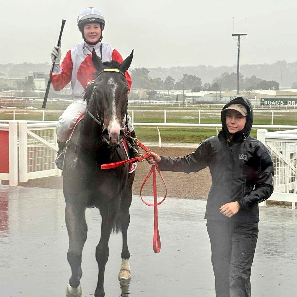 An impressive all the way maiden win for Prince Of Khatun (3g Stratosphere x Khatun) in today's $30k 3yo Maiden over 1150m!

Congrats to owner Wayne Roser who also picks up a #Tasbred bonus, so after just 3 starts #Matey has now earned over $45k! Thanks for the ride <a href="/Ericabyrne_1/">Erica Byrne burke</a>