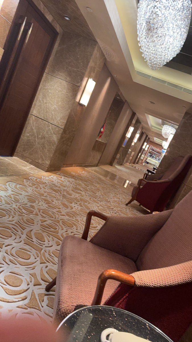 香格里拉 来早了客户还未到#香港男按摩师#香港鸭子#