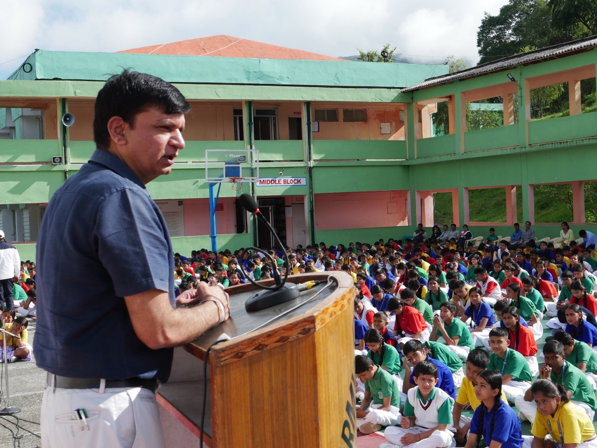 genbcjoshi_aps's tweet image. AWES National Quiz Finale 2025:
Gen BC Joshi APS secured 4th place with a ₹6,000 prize! They were also winners at the Command Level Quiz in Lucknow. Proud of our students! Congrats from Chairman Brig. Gautam Pathania &amp;amp; Principal Mr. Vinod K. Bhama! #AWES #QuizFinale