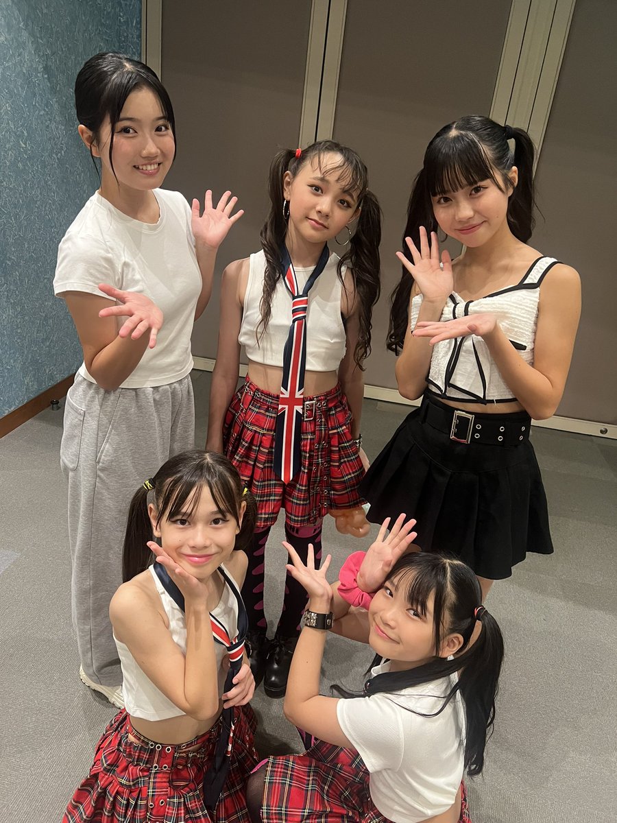 佐賀ライブ終わりましたー🥰🎤💕
MERCREWとFairyDOLLFUKUOKA たくさん応援してくれてありがとうございました❣️
共演の皆さんもありがとうございました🫶
またよろしくお願いします🥰🌈