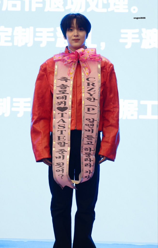 “Congrats on your solo debut ♥ Are you ready to TASTE it?
Listen to the CRZY R&amp;B and have a fun day~”

HAECHAN 🥹😭😭😭