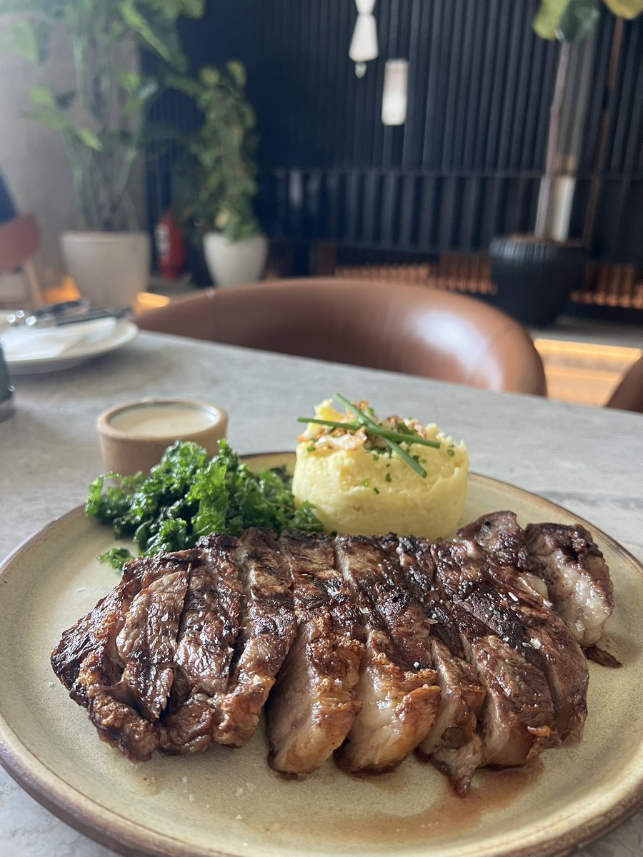 gimah123's tweet photo. #مطعم #ماربل 🍔🥩
يقدمون حلا لذيذ ترحيبي 
من مطاعم #البرجر اللذيذة جربت الفرايز بهاراته لذيذه والبرقر هشه وخفيفه
الستيك حلو
السلطه ولاغلطه 
بشكل عام تقييمي للمطعم٨/١٠

موقعهم تركي سكوير 📍 https://t.co/KKAWLCbuAk