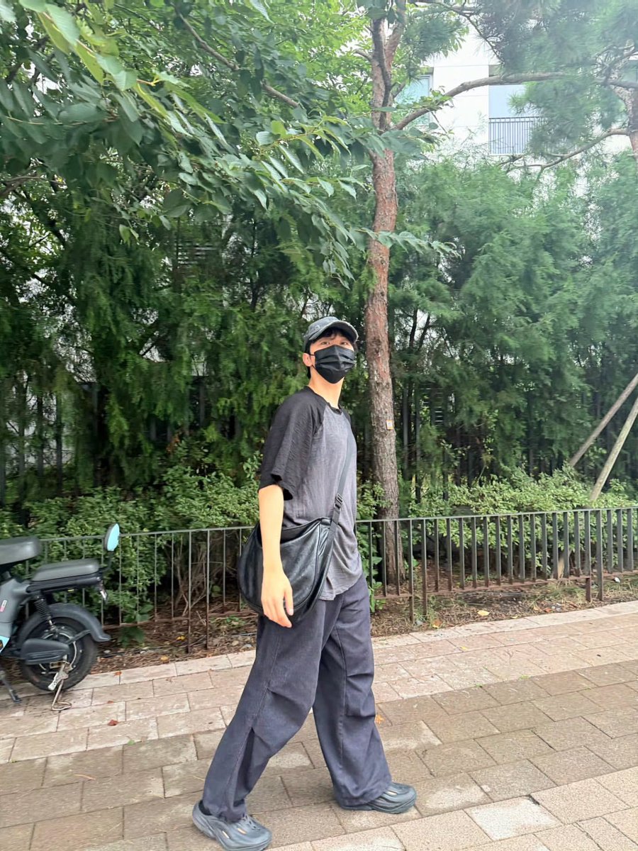 wonubliss's tweet photo. pledis_boos 🖤🩶🍃 #승관 https://t.co/ymYaSW41Fv
