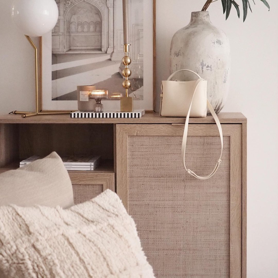 vidaXL_Spain's tweet photo. Conoce al mueble beige con caña, práctico y relajante. 💫 Ordena tus esenciales y añade estilo elegante al pasillo.

¿Te gusta este producto? Búscalo en vidaXL con el código: 441173

📷 @sheerinmalki (Instagram)
#pasillo #gabinete #estiloneutro https://t.co/gwsDMJacFI