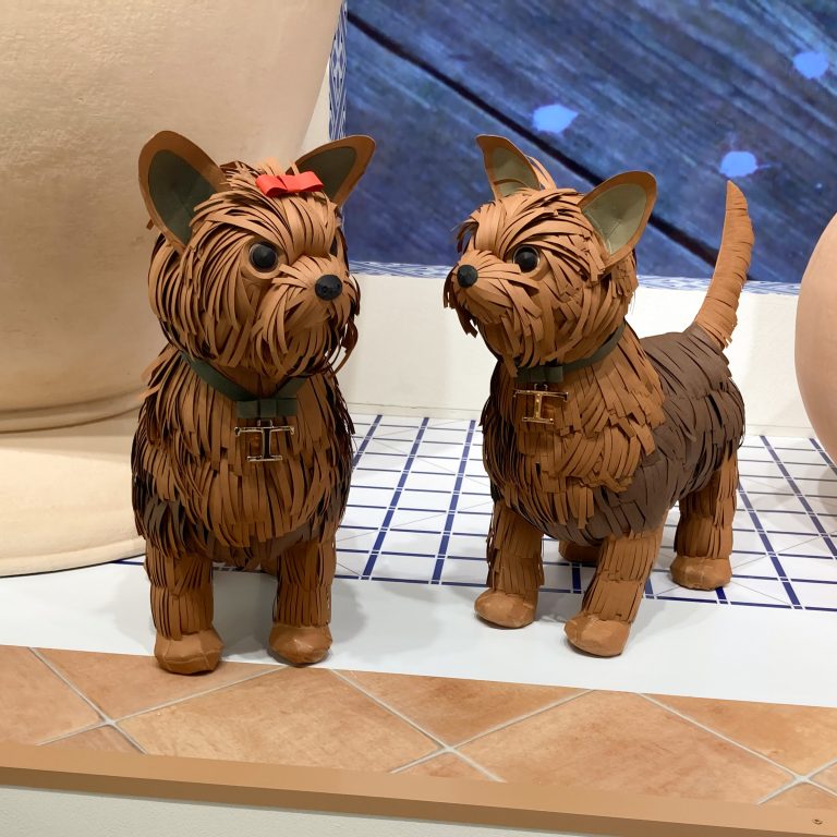 Mihoome_akiyama's tweet photo. 🐾 Yorkshire Terriers at TOD’S TERRAZZA 🐾
Made to match the brand’s world view—each strand of fur crafted from paper. 📸
#papercraft #paperart #papersculpture #installationartist #yorkshireterrier #cansonpaper #tods https://t.co/eOCtdP1IXu