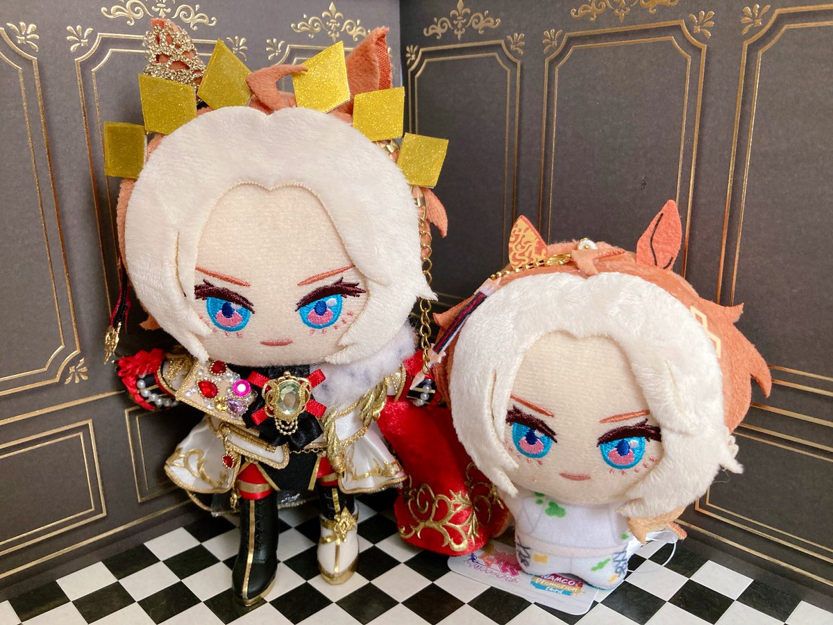 ドリームジャーニーとオルフェーヴルのぬいぐるみ衣装の記念撮影 ドリームジャーニーとオルフェーヴルのぬいぐるみ衣装の記念撮影