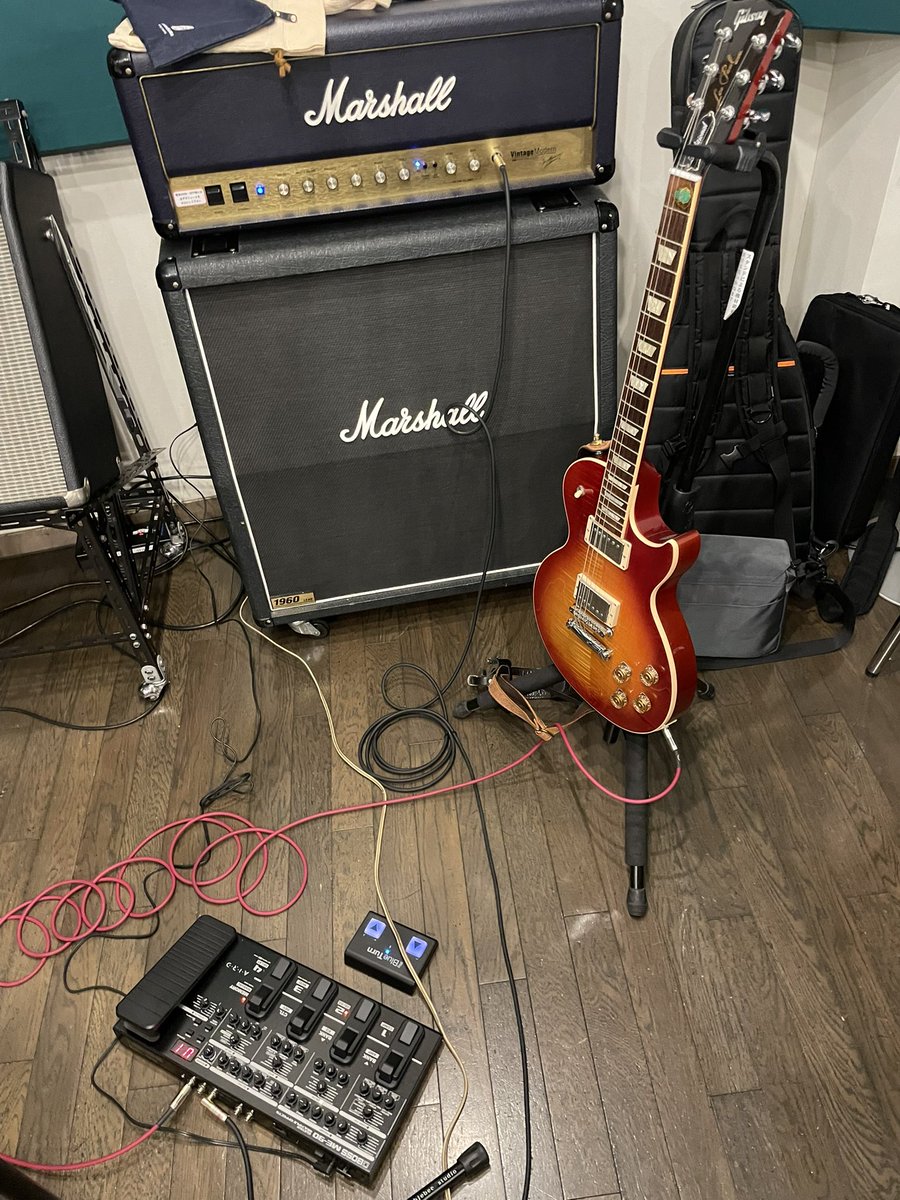 今日はKANDA8のリハでした。
ライブに向けて準備万端！？です。
セッティングはレスポール+ME-90で確定しました。
9/20（土）はぜひ練馬ジャズ祭で一緒に乾杯しましょう！