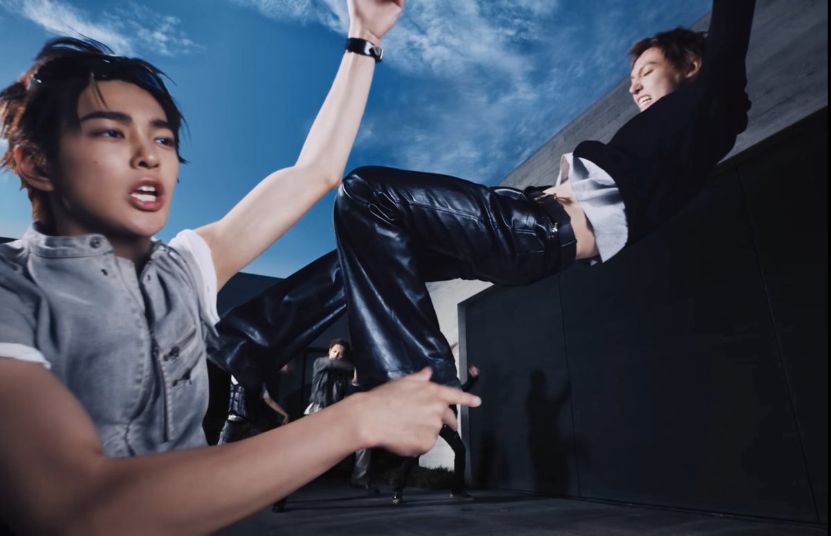 coestar's tweet photo. DUDEEEEEEEEEEEEEEEEE OMG THE MV GONNA BE CRAZY https://t.co/TLI8CVDybY