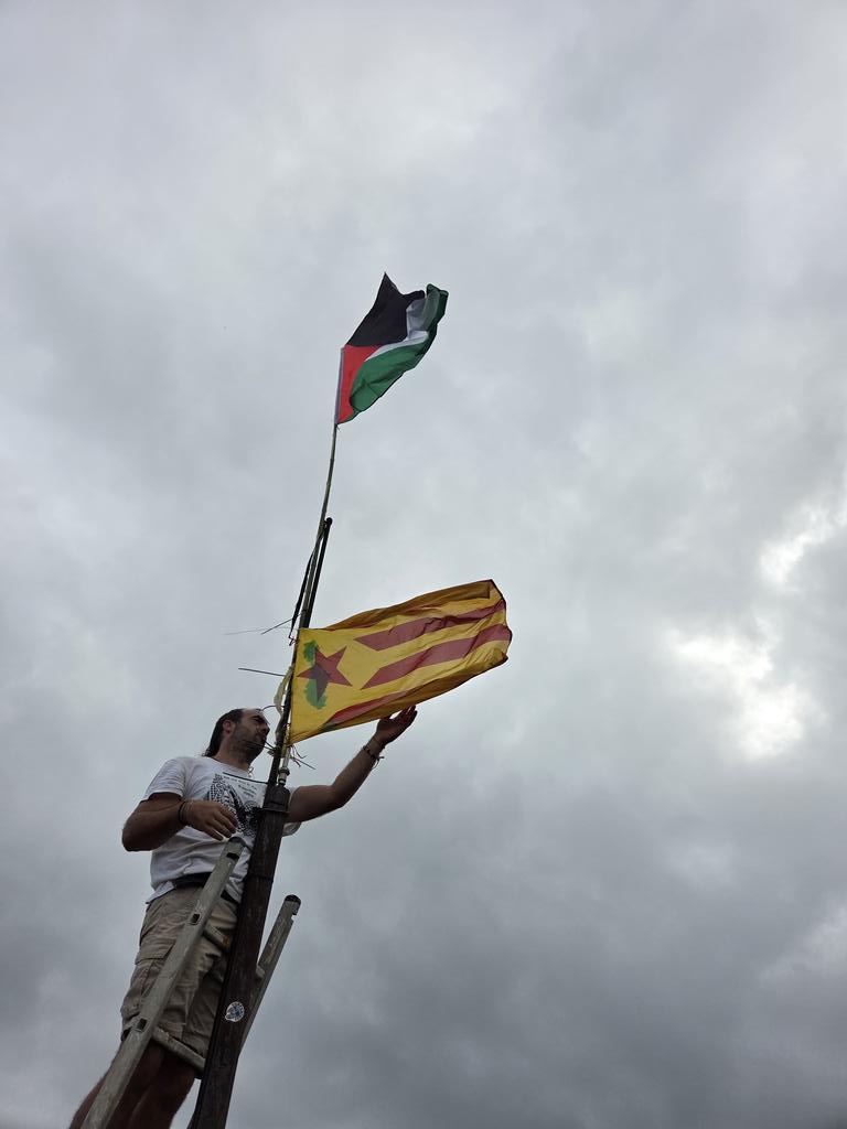 Tornem a #SantMiquel a penjar l'Estelada #Independència