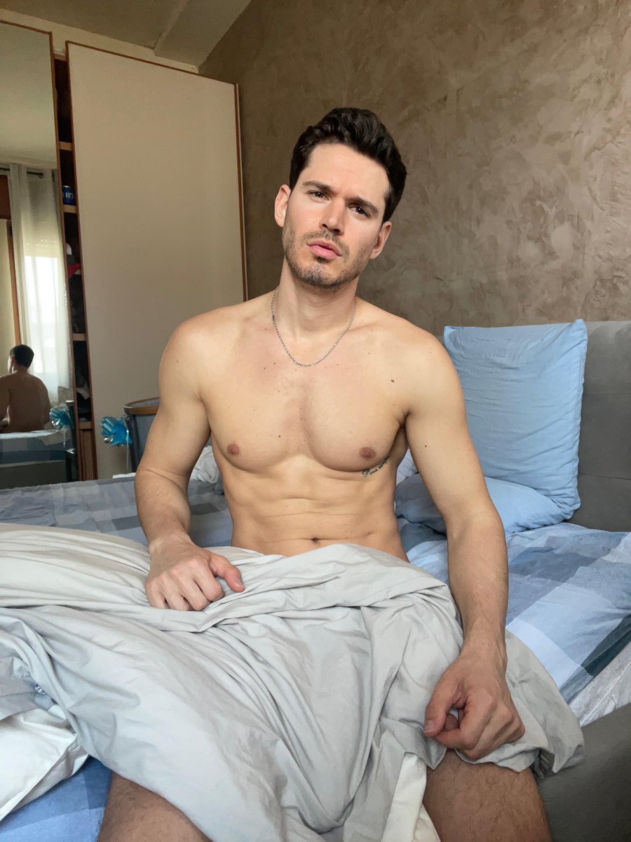 Hunkbby tweet media