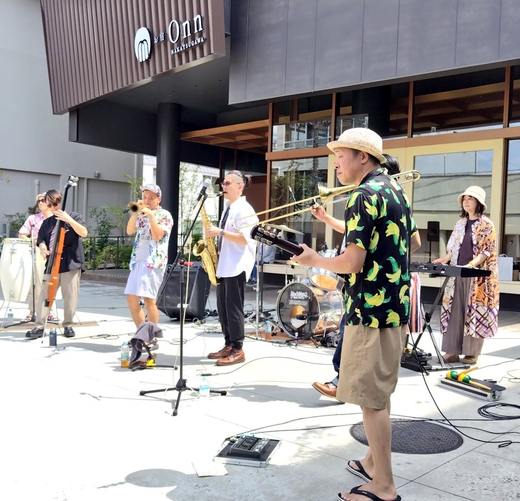 saitou_kakesu's tweet image. 武将様にお目にかかりに参陣したはずなのに

思わぬ
素敵な出会いがございました🎶🎶🎶

#Alternators さん
#SKAバンド 
#SKA 
#六斎市 
#中山道六斎市