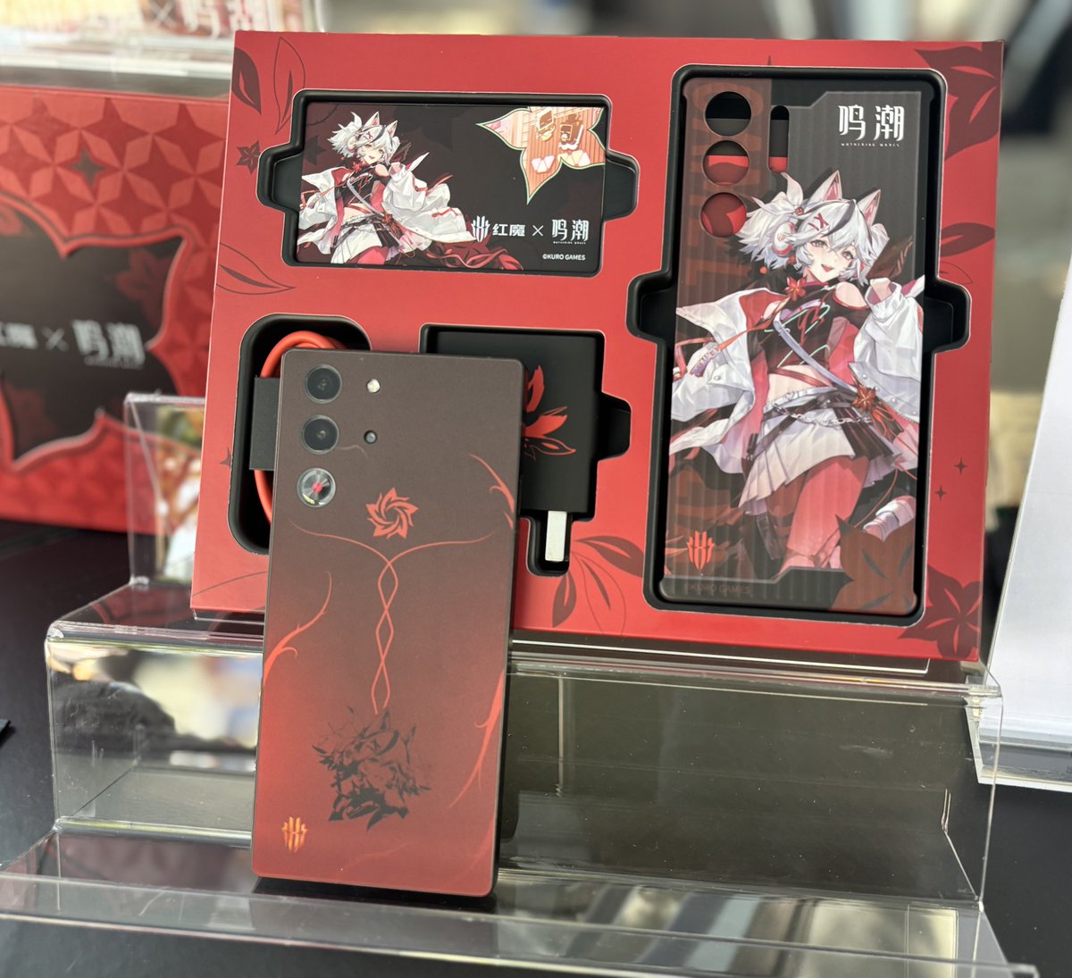 kin0tu's tweet image. 鳴潮コラボのREDMAGIC10Spro見てきた👀
猫耳ツバキ本当にかわいい😭付属品までデザイン良すぎる
最近中華ゲーミングスマホ気になってるから日本でも発売してほしいな
#REDMAGIC #REDMAGIC10SPro
#鳴潮
#WutheringWaves
#ツバキ
#チャイフェス