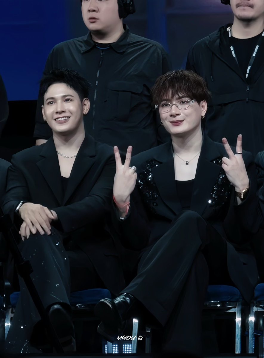 perayawrld's tweet photo. THEY BOTH LOOK SOOO HANDSOME OH MY GOSH??? THEIR VISUALS 😭

PEBACA SG X KS
#PEBACAconcertSingapore #คริสสิงโต https://t.co/QavQU5HAeA