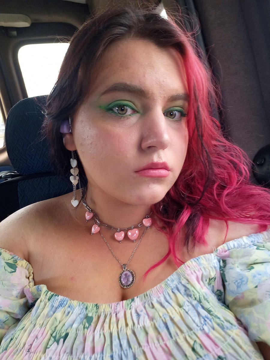 Кажуть, красіві фото жинки помагають швидше закрити збір 

Шо скажете?