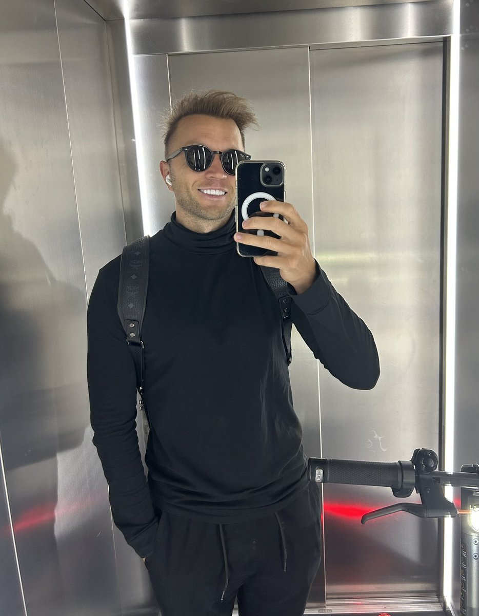 🟣 LIVE ON TWITCH 

Wir krachen gegen den Leuchtturm 💥 

twitch.tv/zetzuu

#destiny2