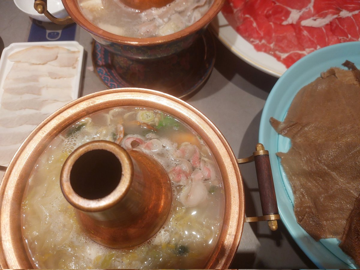 火锅啊，还是得媳妇吹凉喂的肉片好吃，感恩！