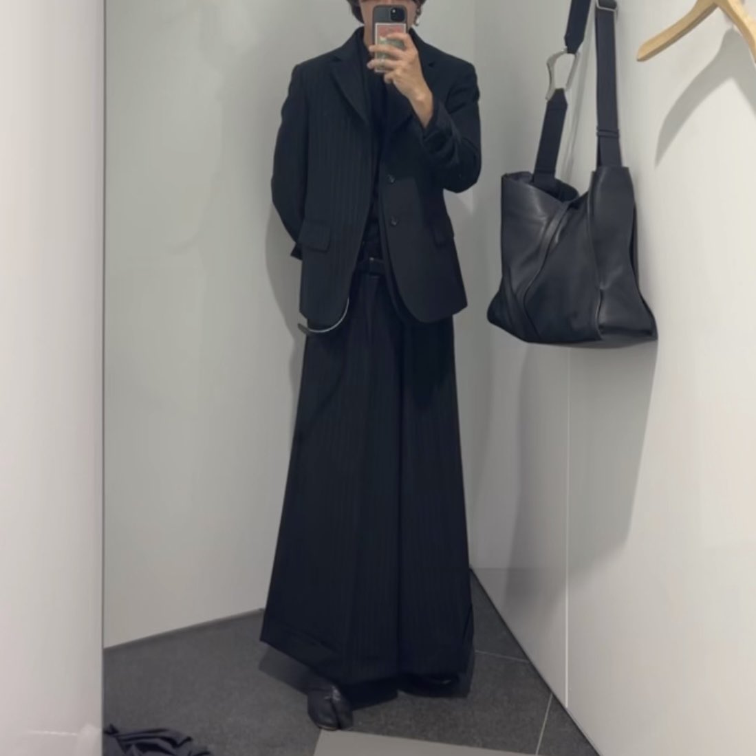 __kho_u's tweet image. 久しぶりにギャルソン買った
今季のストライプのワイドパンツです