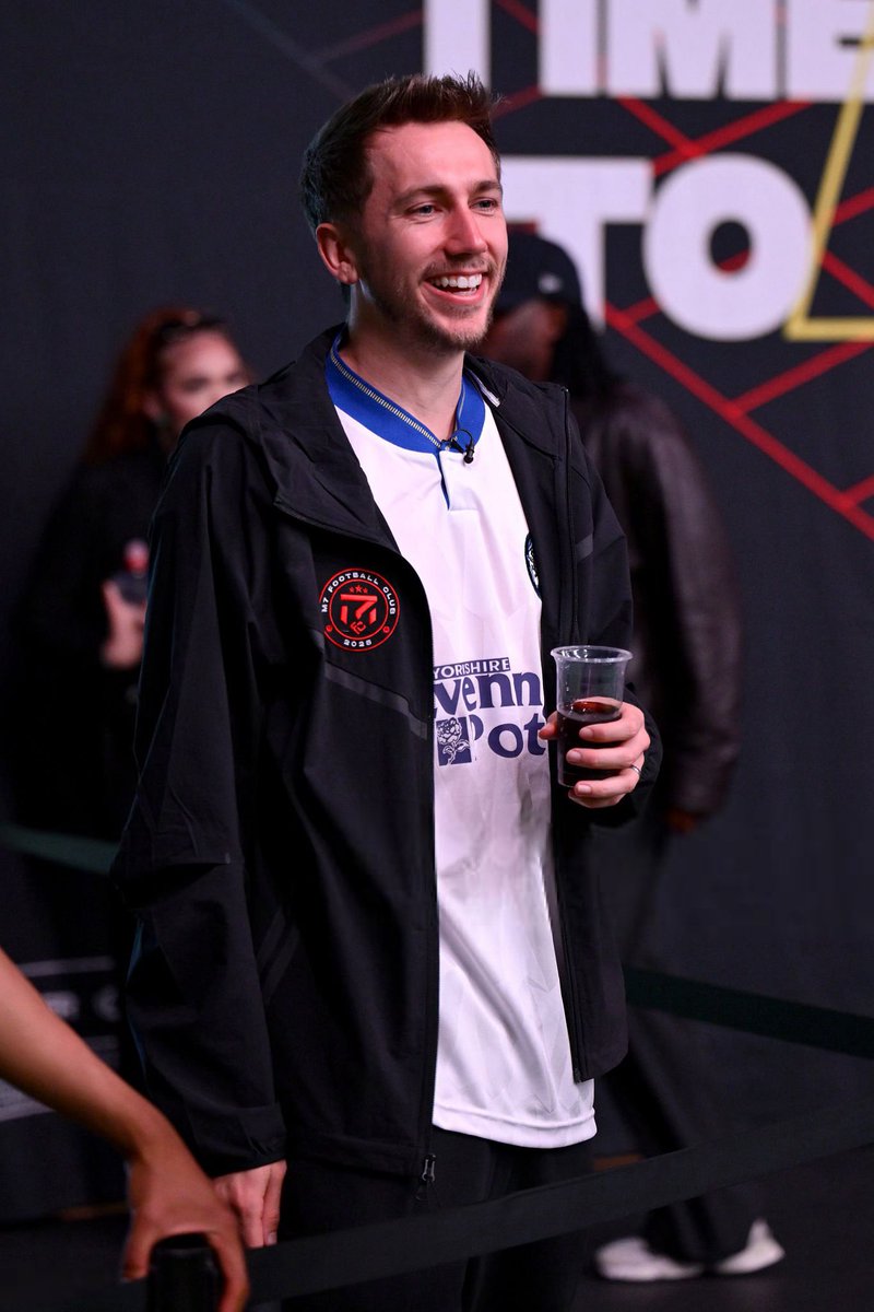 sdmnfcupdates's tweet photo. Happy 33rd Birthday to Simon! 🎉

@miniminter https://t.co/EuWOnDrM5z