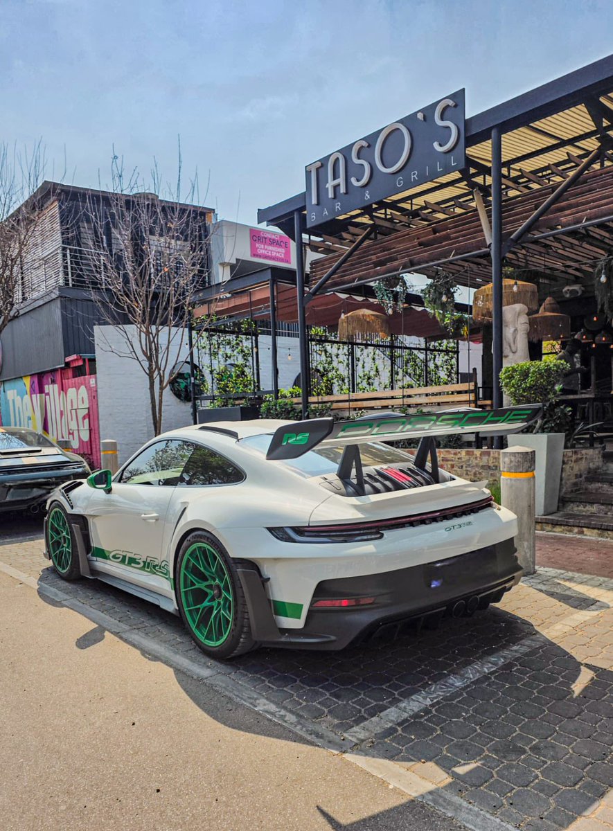 Absolutely epic Porsche combo spotted in Hazelwood this morning