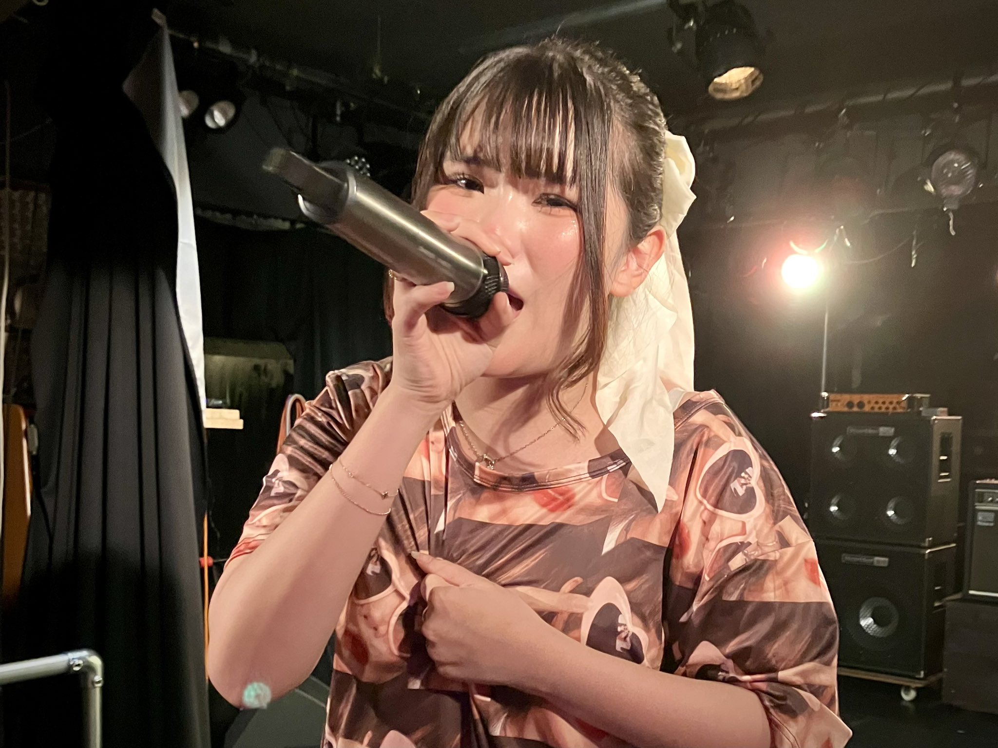 三日月彩珠 – търсене / X