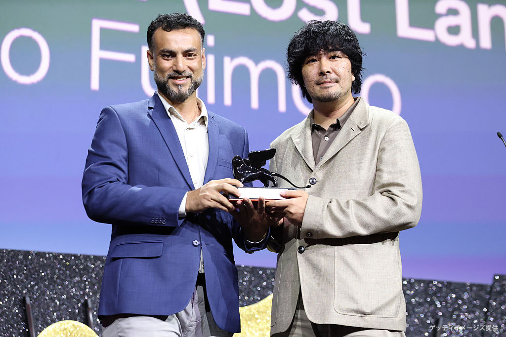 ━━【㊗️快挙!!】━━
『LOST LAND／ロストランド』
オリゾンティ・コンペティション部門
審査員特別賞など三冠に輝く✨
━━━━━━━━━━

最優秀アジア映画賞特別表彰、
ビサート・ドーロ賞最優秀監督賞に続き
オリゾンティコンペティション部門
審査員特別賞を受賞‼️
#VeniceFilmFestival
