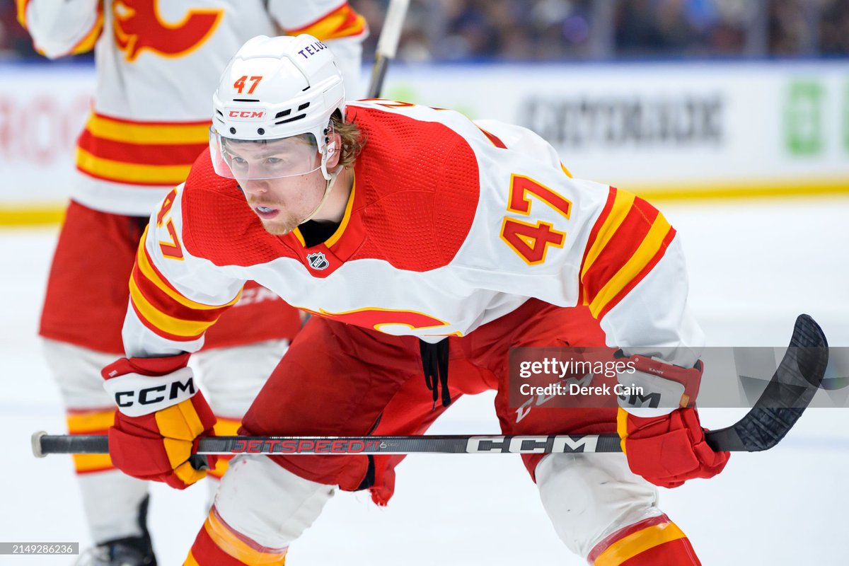DarrenWHaynes's tweet image. With Flames forward Connor Zary re-signed, here are a three late night thoughts on his new 3x$3.775M deal that was announced on Saturday:

1. The Asterisk - While yes, his points-per-game dropped to 0.50 last season after a 0.54 mark as a rookie, let’s also remember that he was