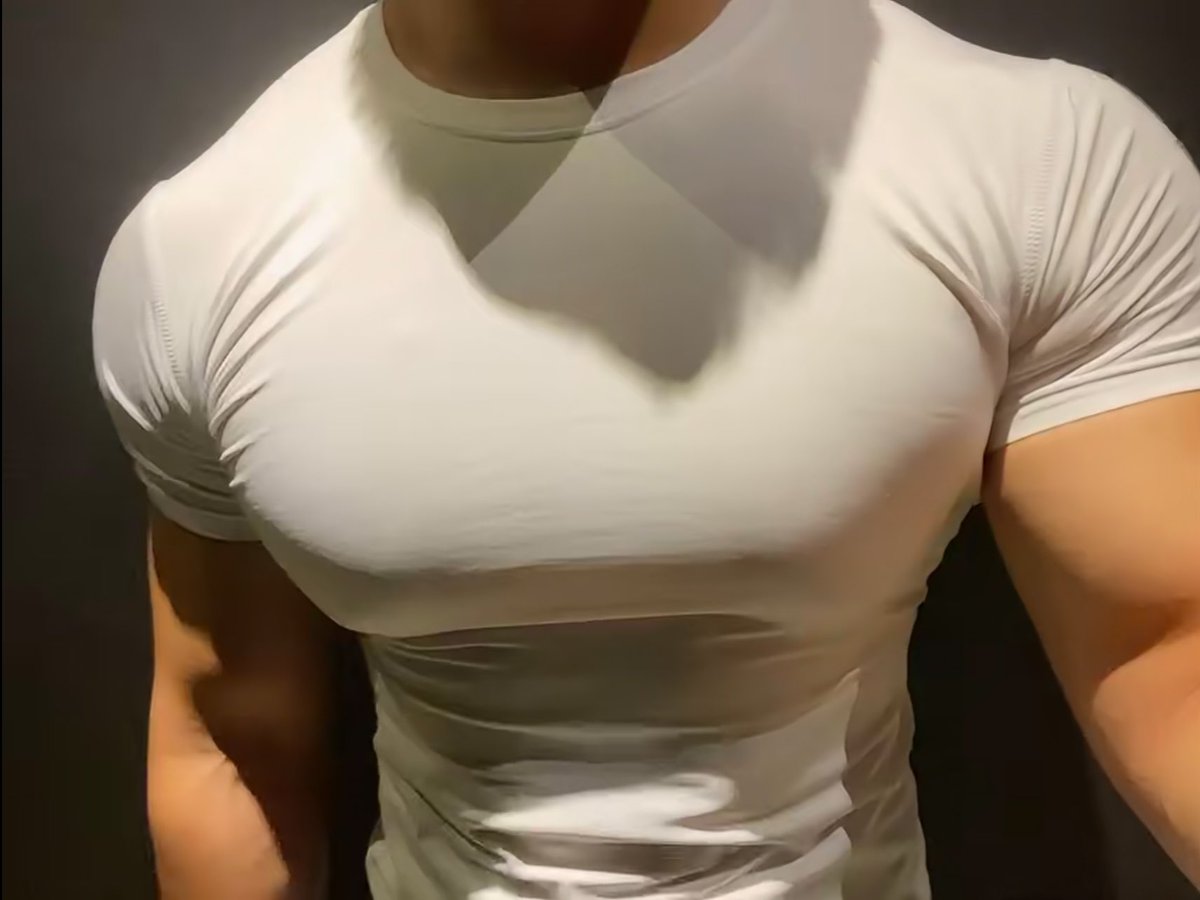 本男妈妈真的喜欢超绝妹1！
#男妈妈 #iiii #麦当劳 #peging #第四爱 #m