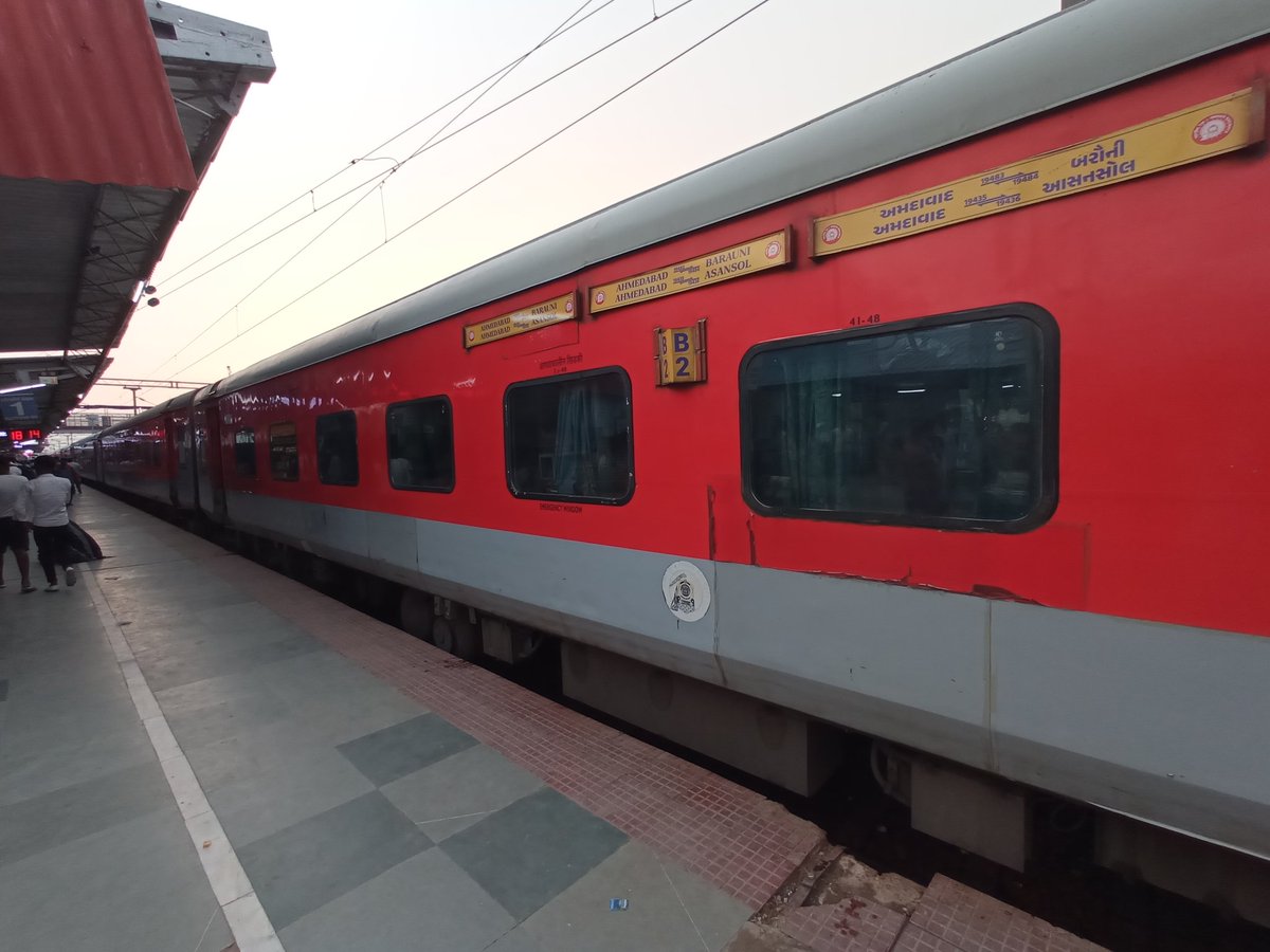 Mahesh | Khagaria Jn (@mahesh_railkgg) on Twitter photo खगड़िया वासियों के लिये इंतेजार की घड़ी हुई खत्म,
गाड़ी संख्या 22351/52 , 19483/84 एक्स्प्रेस के सहरसा विस्तार को मंजूरी मिल गयी हैं ।
इसके लिये माननीय सांसद <a href="/Rajeshverma_LJP/">Rajesh VVerma</a> , <a href="/ECRlyHJP/">East Central Railway</a> का आभार ।
साथ ही खगड़िया सहरसा रेल फैन कम्युनिटि के सदस्यो को हार्दिक बधाई 💐 खगड़िया वासियों के लिये इंतेजार की घड़ी हुई खत्म,
गाड़ी संख्या 22351/52 , 19483/84 एक्स्प्रेस के सहरसा विस्तार को मंजूरी मिल गयी हैं ।
इसके लिये माननीय सांसद <a href="/Rajeshverma_LJP/">Rajesh VVerma</a> , <a href="/ECRlyHJP/">East Central Railway</a> का आभार ।
साथ ही खगड़िया सहरसा रेल फैन कम्युनिटि के सदस्यो को हार्दिक बधाई 💐