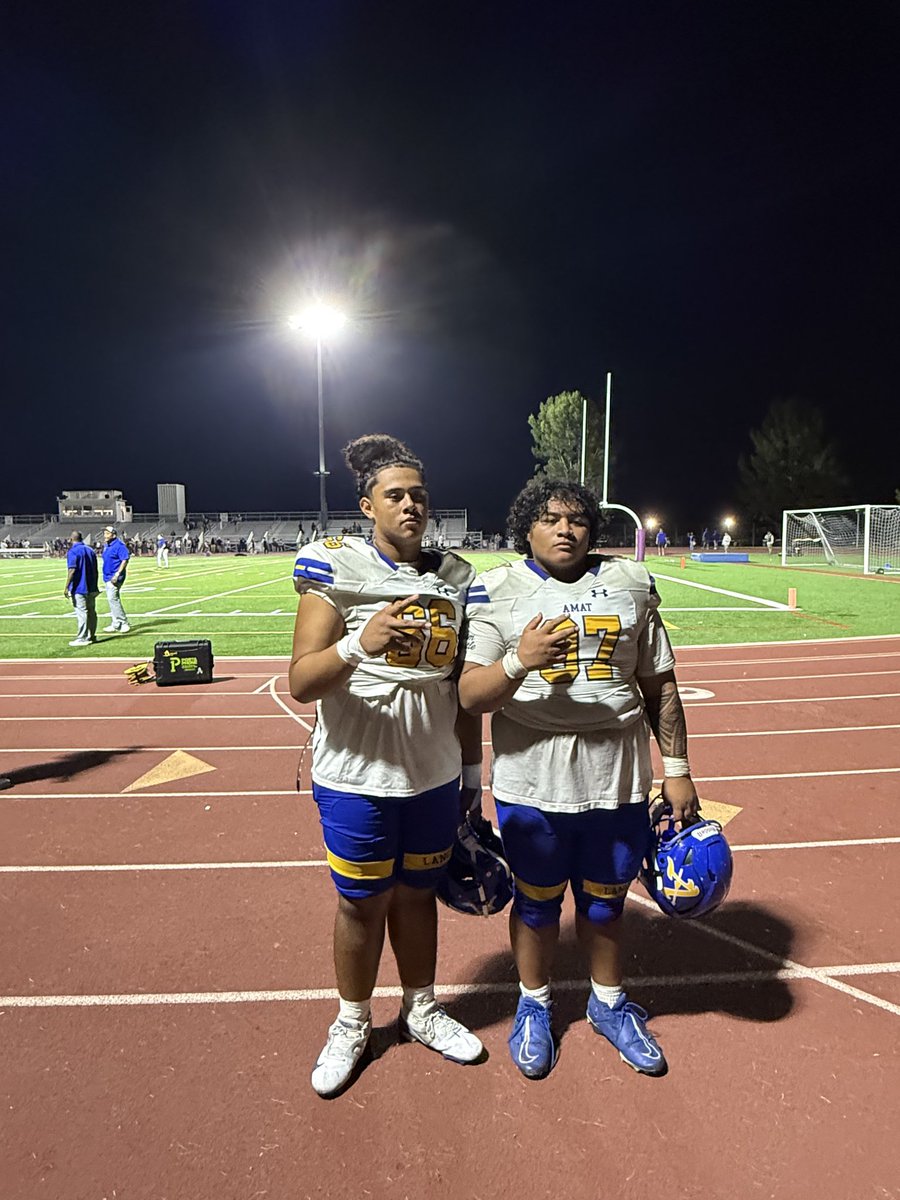jaydenikenasio's tweet image. Just two freshman doing our best #66 OL #97  DL #NEW3RA #varsity great win vs Valencia @seti2real