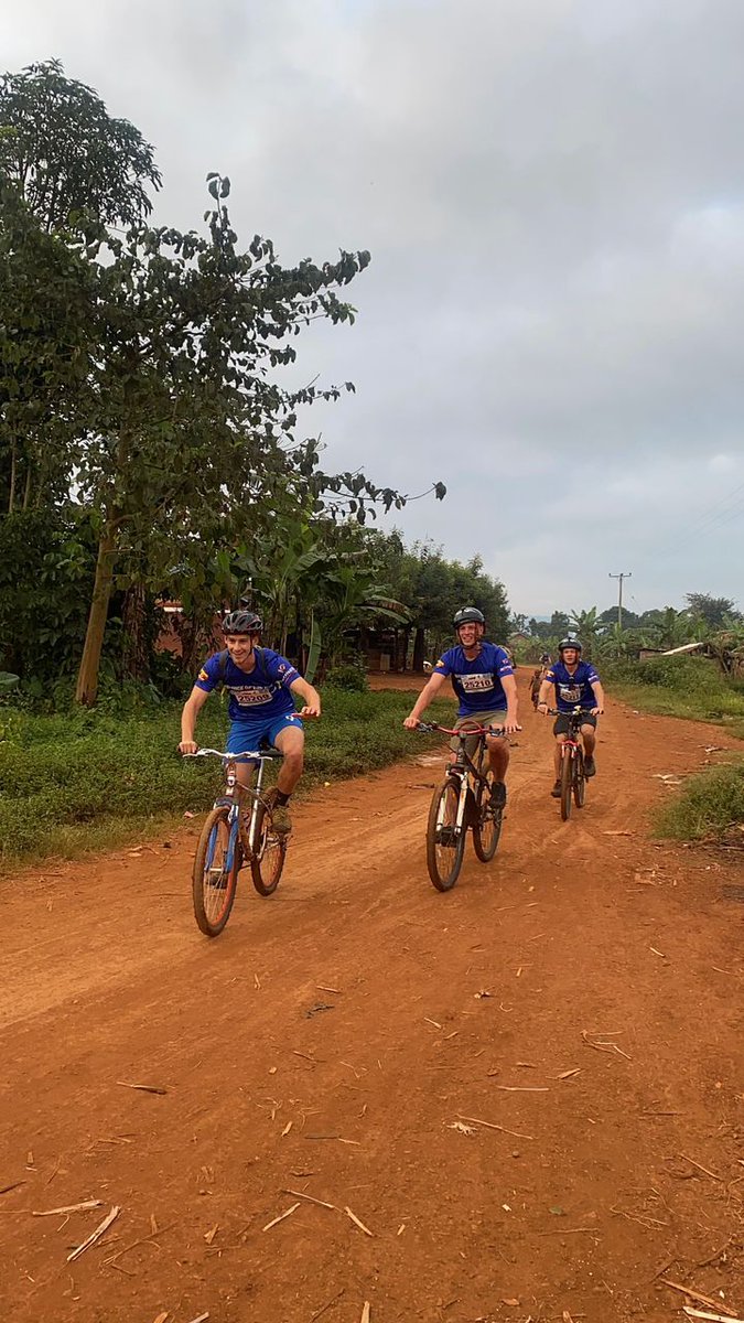 ActivateUgandaL's tweet image. Pedals spinning, spirit soaring! 🚴‍♀️✨  
Rider 25200 taking on the trail with grit, grace, and a whole lot of adventure.  
#EscapeAdventures #MTBChallenge #SourceOfTheNile #RideWithHeart #ActivateUganda