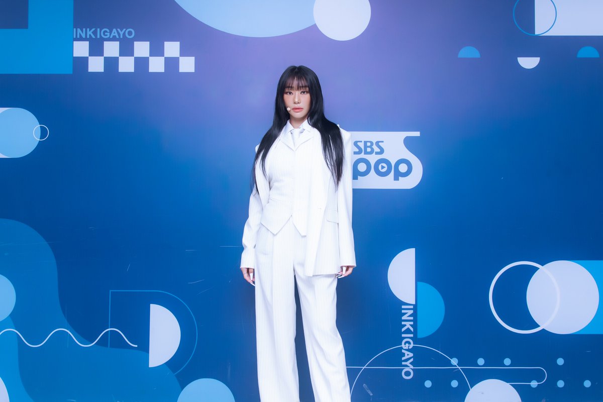 [👔] 250907 #착장인가

잠시 후 오후 3시 30분!
#인기가요 에서 만나요❤

#인기가요 #효린 #HYOLYN #SHOTTY <a href="/officialhyolyn_/">효린(HYOLYN)</a>