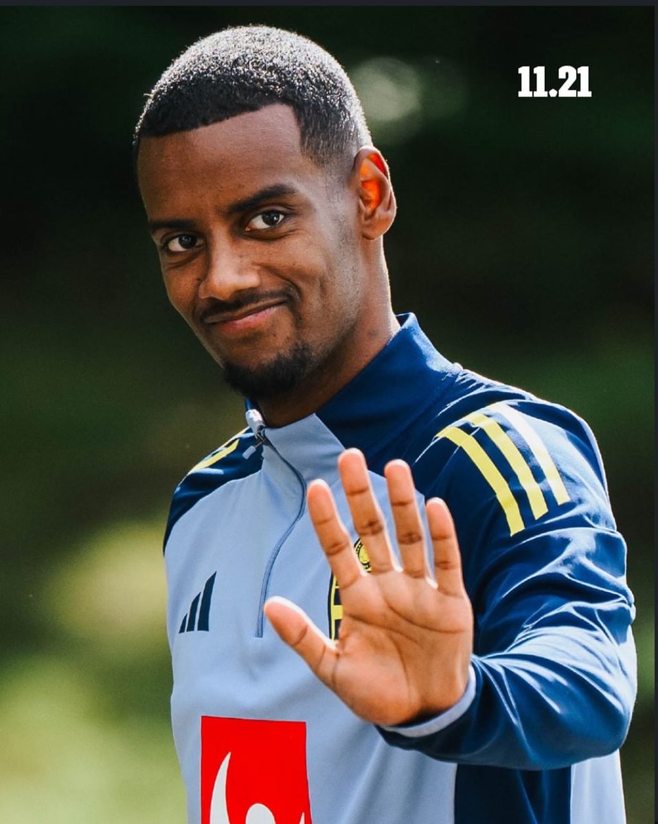 Up and grateful... Have a blessed Sunday 😊😊 mutuals