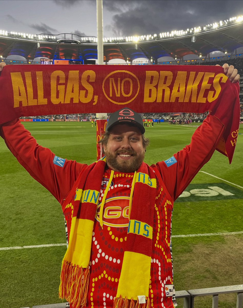 MitchPowell6's tweet photo. Last night was a dream come true 🥲
All gas, no brakes! ⛽️🔥
@GoldCoastSUNS ❤️💛 https://t.co/7lmrPJwFZg