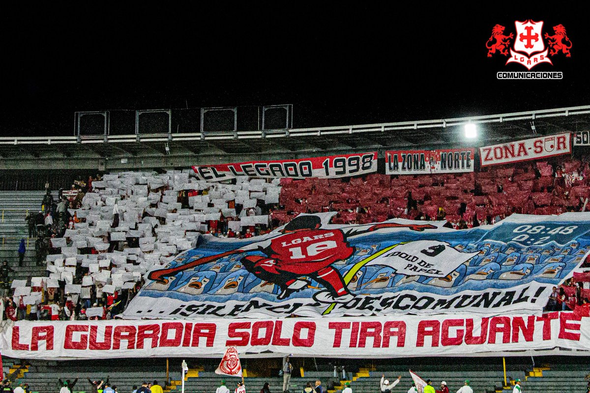 lgars_Oficial's tweet photo. LA GUARDIA SOLO TIRA AGUANTE Y CARNAVAL...
¡Despidieron al "ídolo" de papel en un silencio descomunal! 🐧

...Y el ROJO salió campeón 🏆

#LaÚnicaBandaDeLaCuidad 🇮🇩 https://t.co/zHSFELenfo
