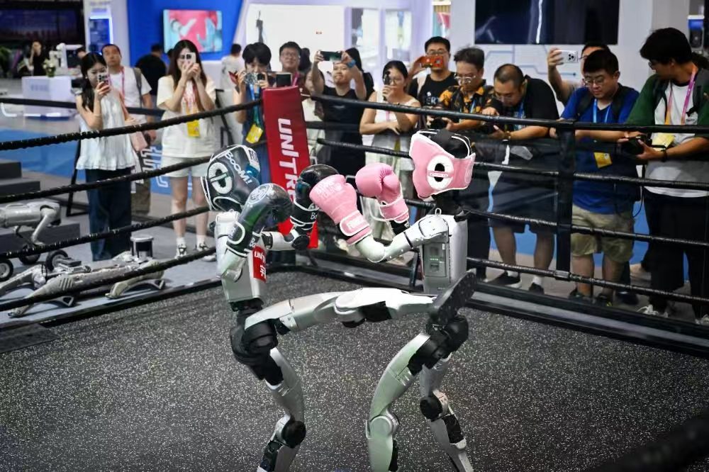 ChongqingCinc's tweet image. Unitree & Jingjin showcase intelligent robots with motion/interaction skills. AI-powered bionic limbs & brain-computer interfaces enable precise operations. Human-machine coexistence era approaches.
#HumanoidRobots #WSIE #AI