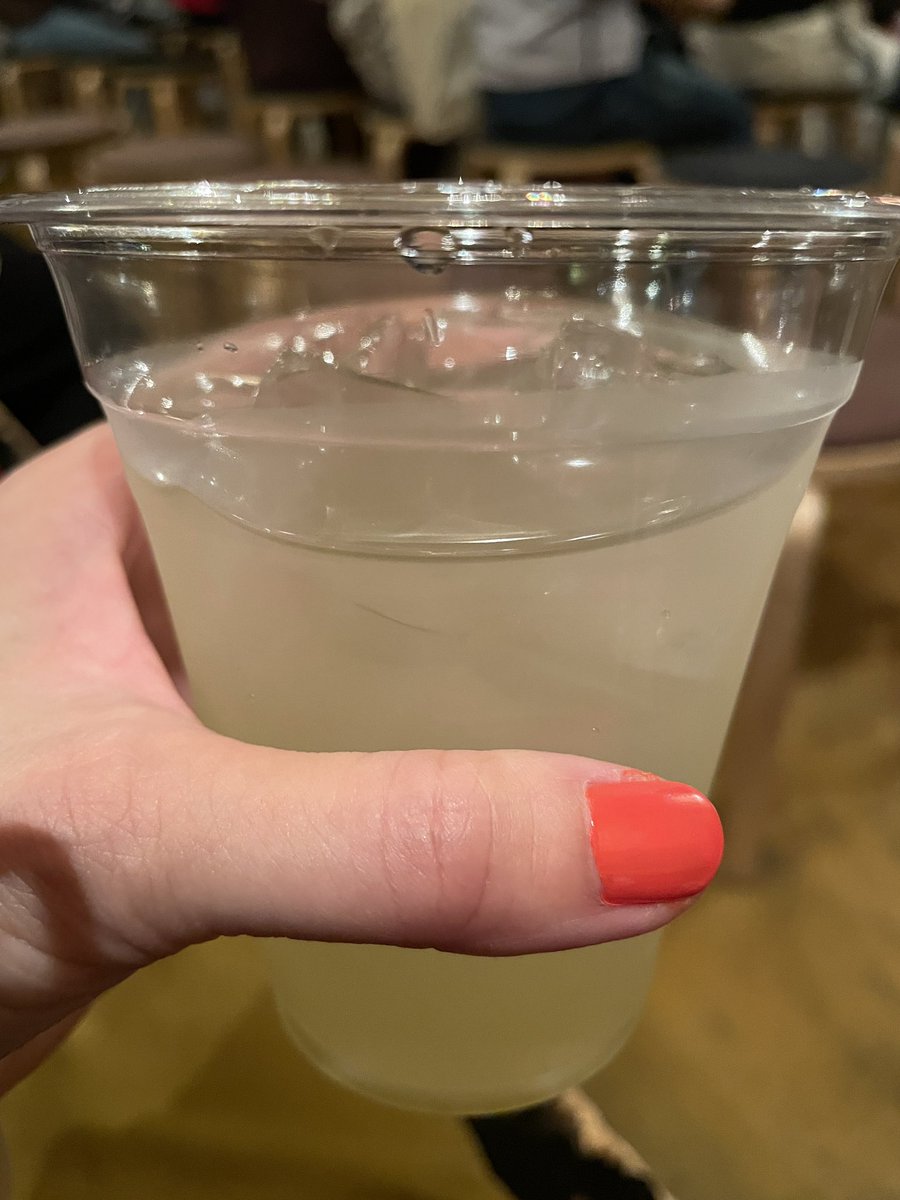 CAFEは熊笹茶(ノンアル)で乾杯しました(晴豆恒例あとから投稿w)
小さなお子様達も楽しんだりまったり聞いていて、BARとはまた違う雰囲気でした。
大きくなったら本家ライブにも来てね💕︎
 #MsCAFE