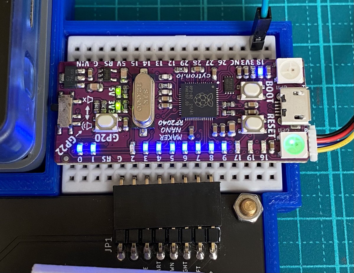 #MSX0 用のキーボード
単4乾電池が使えるBase AAAとスタックできるM5StackBasicLiteを入手
GPIO35を含むGroveポート・内蔵I2CにつながるGroveポートがあり、かつ、I2C電源を3.3Vに変更可能
マイコンも3.3V系に変更、MAKER NANO RP2040はQwiicがありpinがnano互換
これらによりだいぶスッキリまとまった