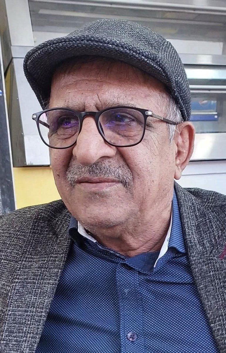 NasirBaloch_'s tweet photo. استاد واحد کمبرءَ وتی زندے مستریں بہرے جہد ءِ آجوئی ءَ داتگ۔ نوں مئے شمئے سرا فرض بیت کہ وتی رہشون ءِ آجوئی واستہ ھم کوپگ ببیں ۔
#ProduceWahidKamberBeforeCourte https://t.co/OoUdMXwM9e