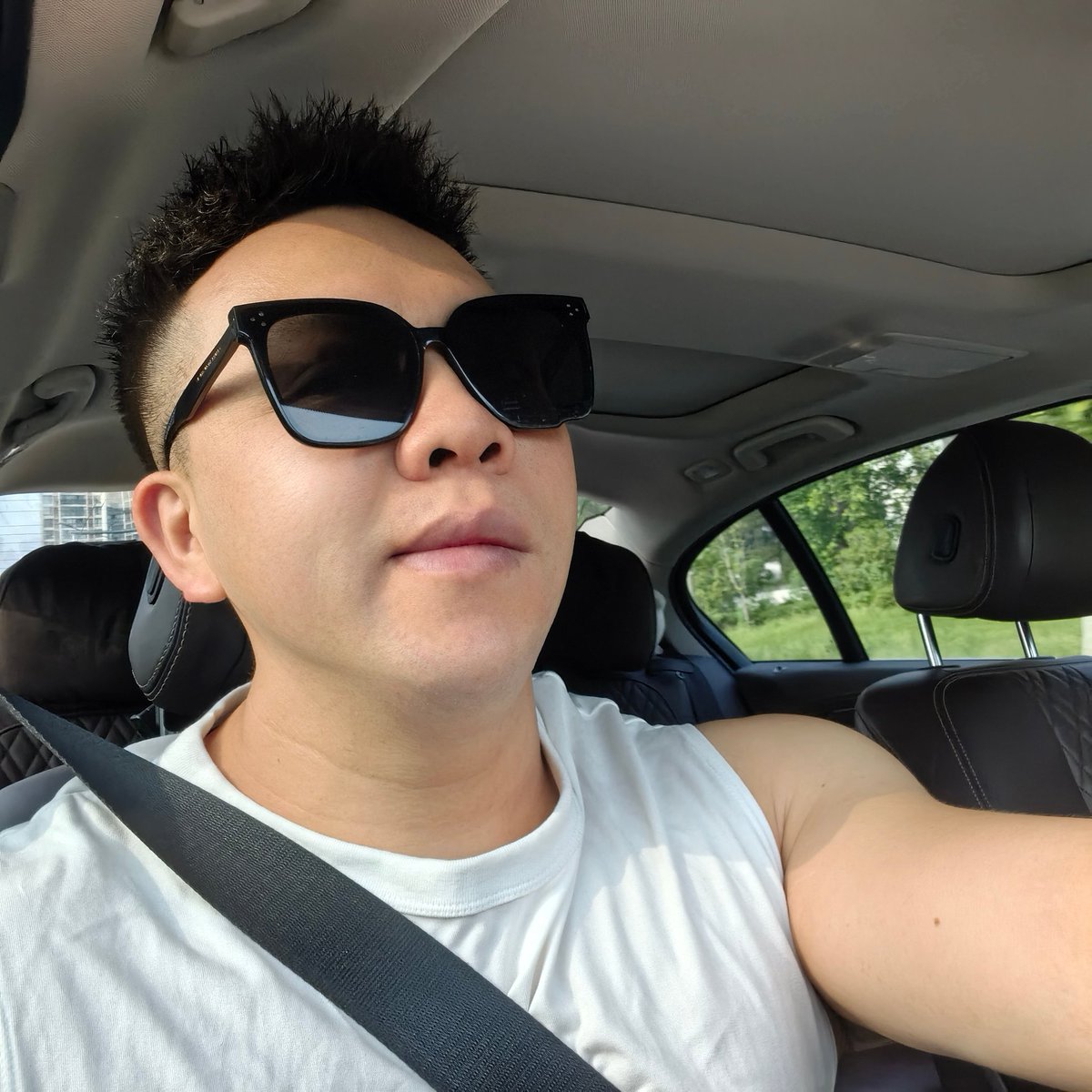 xue_jc's tweet photo. Weekend leg training day! Really happy！！#练腿 #无锡 https://t.co/lB32eBFaCs