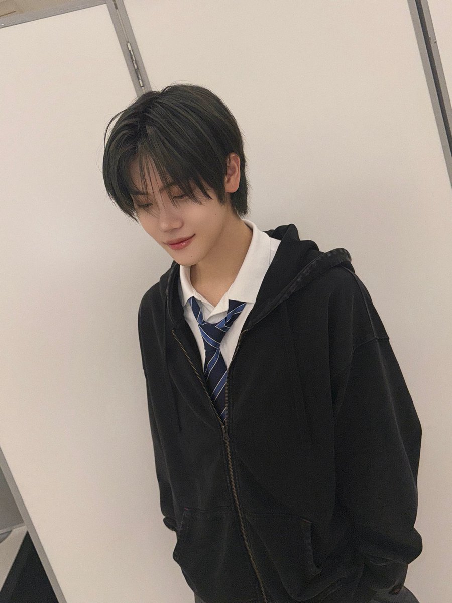 CYE_MEMBERS7's tweet photo. 🏫🎒🏀

#장여준 #JANGYEOJUN 
#CLOSEYOUREYES #클로즈유어아이즈
#클유아 #CYE https://t.co/nGAx5CsVXP
