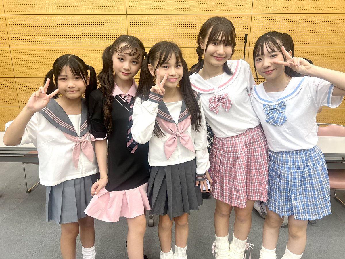 第1部 制服Live終わりました🫶💕

第2部もよろしくお願いします🧚‍♂️🧜‍♀️

 #MERCREW  #FairyDOLLFUKUOKA
 #エリザベス  #ひよたん  #のんのん  #かれたん  #りあにゃん